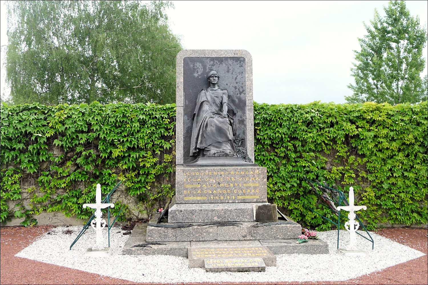 1895 Monument cimetière Vichy René de SAINTMARCEAUX